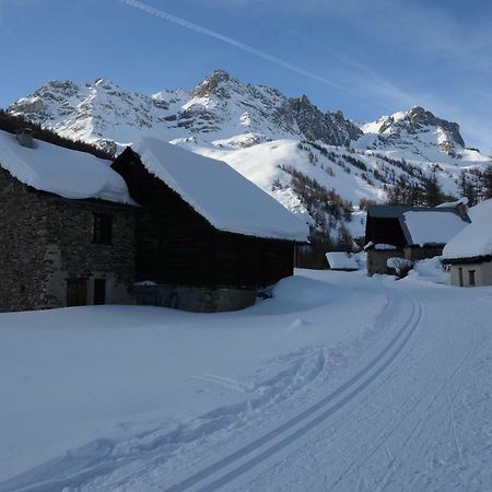 Appartement Dans Maison Entre Savines Et Embrun Crots エクステリア 写真