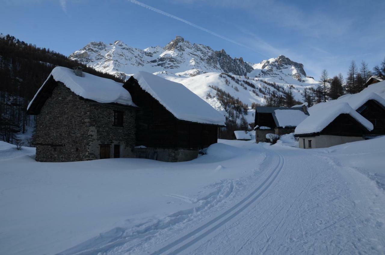 Appartement Dans Maison Entre Savines Et Embrun Crots エクステリア 写真